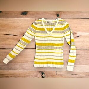 V-Neck Striped Fitted Long Sleeve T Shirt | Sz: M | by- Madison Grey